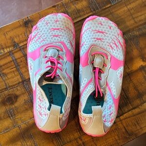 Merence, pink and gray water shoes, Size 35 US 5.5